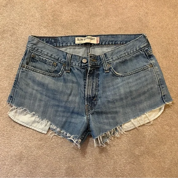 NWOT - Levi's 514 Slim Straight Denim Shorts - Picture 2 of 5